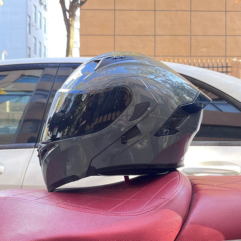 RiderFlex™ Pro — Modular Flip-Up Motorcycle Helmet with Dual Visor
